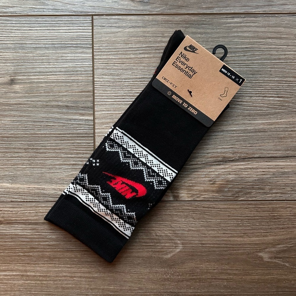 SOLD Nike | Holiday / Christmas Socks in Black/Red (OS)